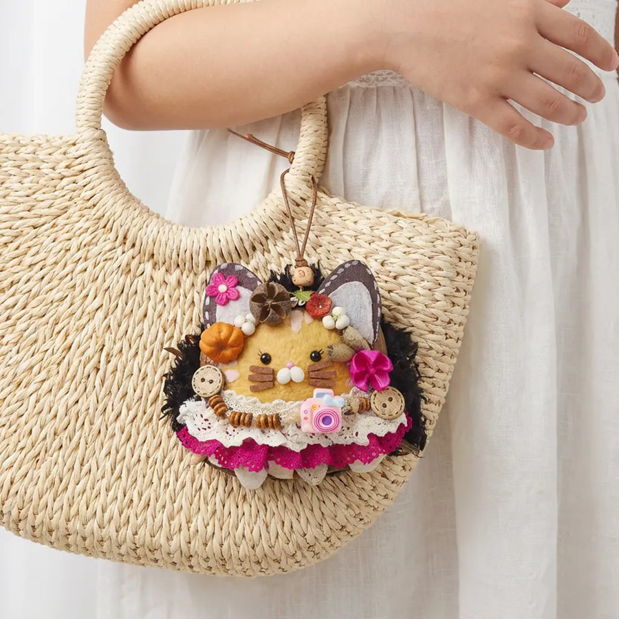 Travel Cat & Straw Girl