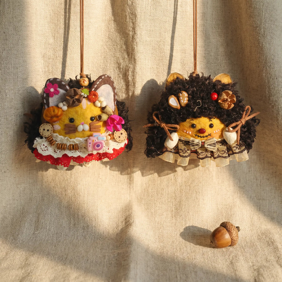 Travel Cat & Straw Girl